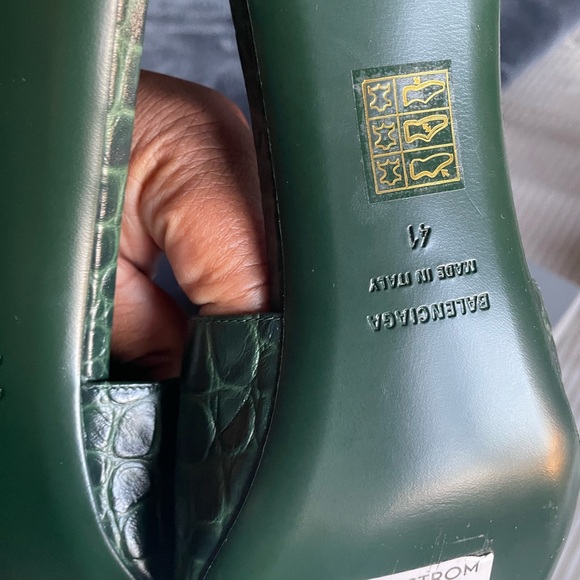 Balenciaga’s open toe pumps brand new in boxs - Picture 3 of 5